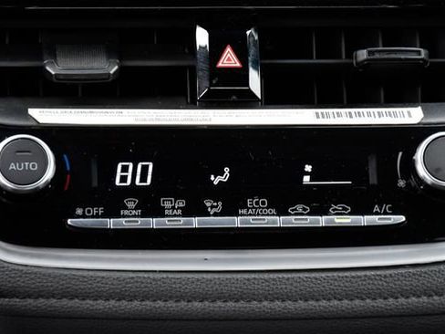 Certified 2024 Toyota Corolla SE image 21