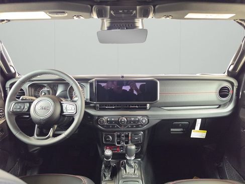 New 2026 Jeep Gladiator Rubicon AWD/4WD image 17