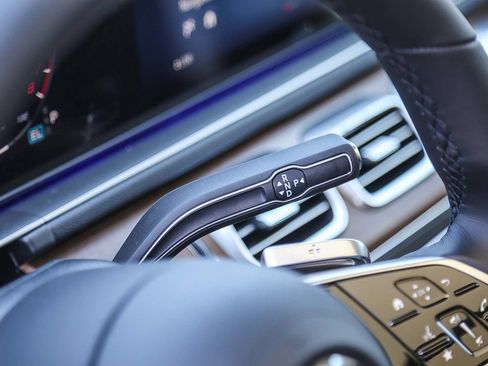 New 2026 Mercedes-Benz GLE 450e 4MATIC image 18