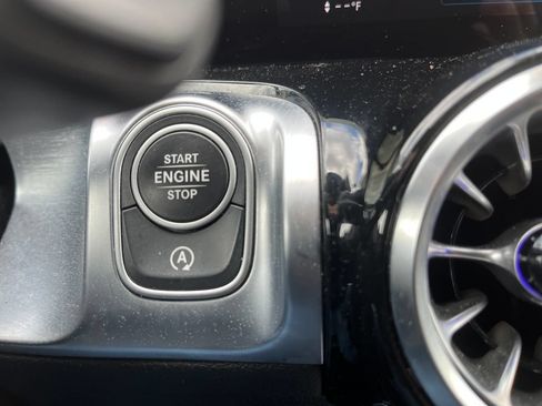 Used 2023 Mercedes-Benz GLB 250 4MATIC image 24