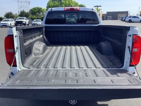 Used 2019 Chevrolet Colorado Z71 image 30