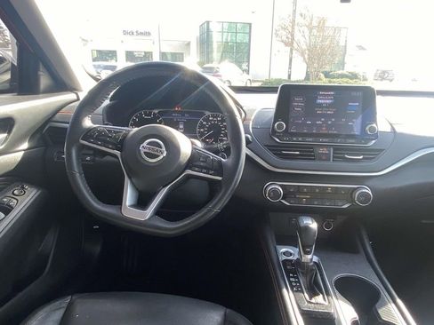 Used 2020 Nissan Altima 2.5 SR w/ Premium Package image 10