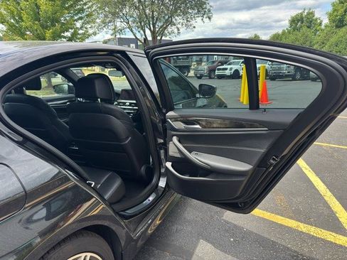 Used 2018 BMW M550i xDrive AWD/4WD image 32