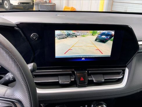 Used 2025 Chevrolet TrailBlazer LT FWD image 21