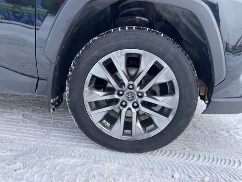 Certified 2019 Toyota RAV4 XLE Premium AWD/4WD image 11