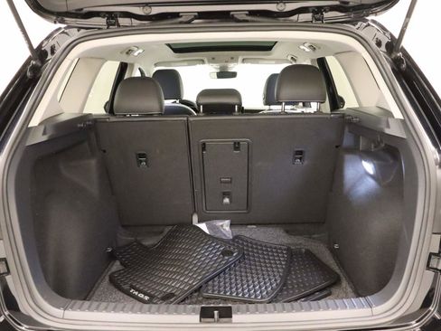 Used 2025 Volkswagen Taos SE w/ Panoramic Sunroof Package image 21