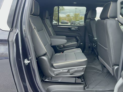 New 2026 Chevrolet Suburban Premier w/ Sun And Tow Package AWD/4WD image 4