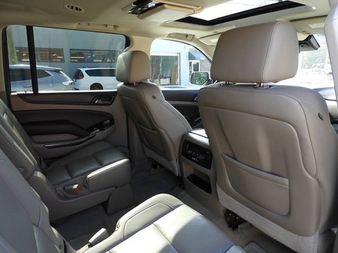 Used 2015 Chevrolet Suburban LT AWD/4WD image 36