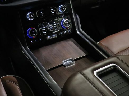 Used 2023 GMC Yukon Denali Ultimate image 39