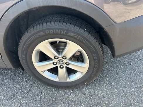 Used 2015 Toyota RAV4 XLE AWD/4WD image 8