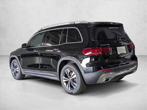 Certified 2025 Mercedes-Benz GLB 250 image 11