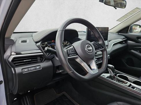 Used 2025 Nissan Altima 2.5 SR w/ SR Premium Package AWD/4WD image 10