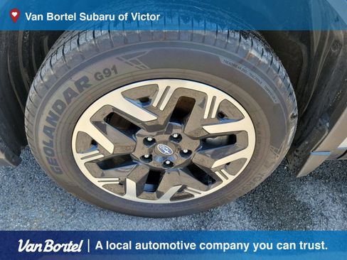 Used 2025 Subaru Forester Premium AWD/4WD image 9