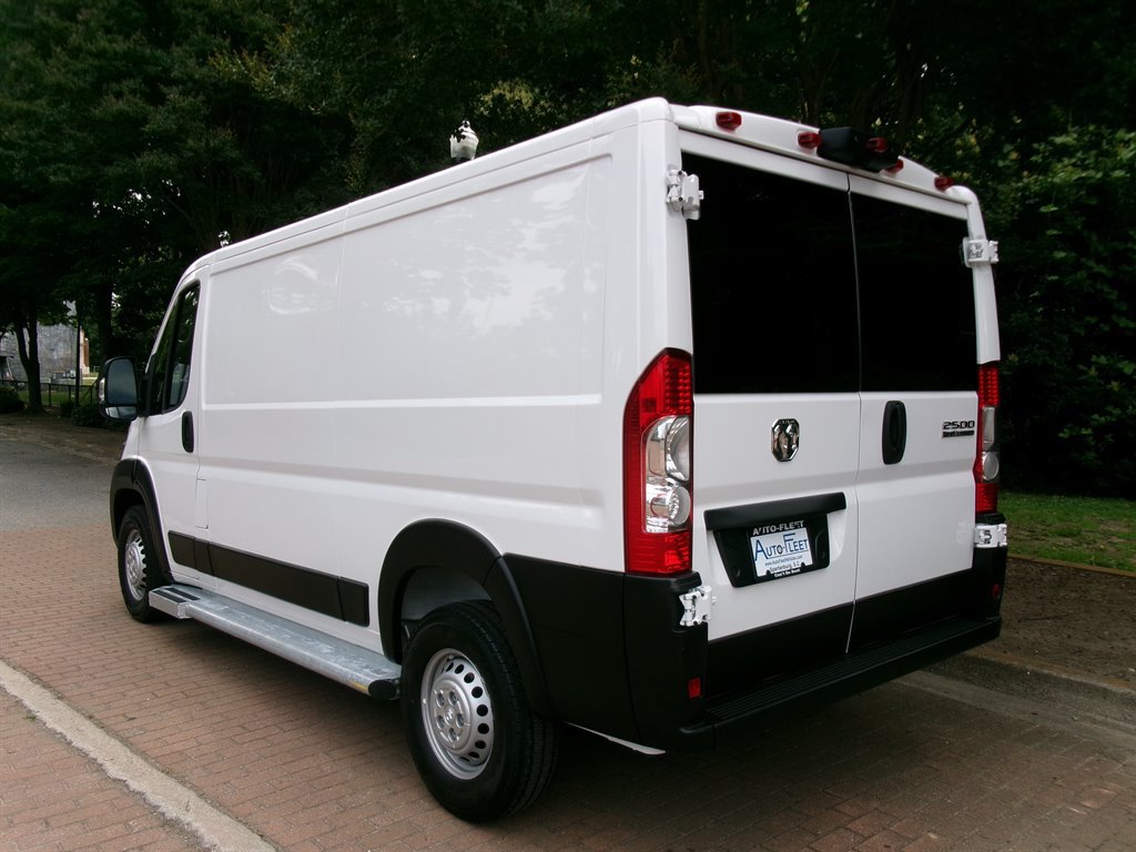 Used 2025 RAM ProMaster 2500 w/ U-Haul Equipment Group FWD image 8