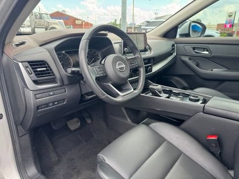 Used 2023 Nissan Rogue SV w/ SV Premium B Package AWD/4WD image 17