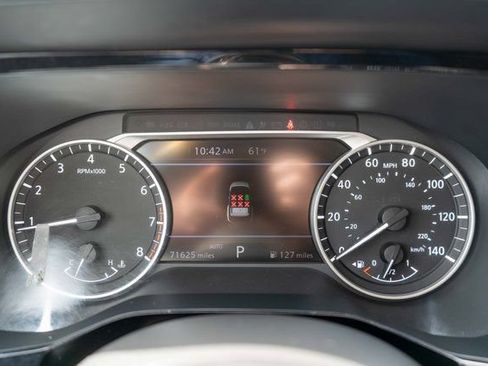 Used 2022 Nissan Pathfinder SV AWD/4WD image 26