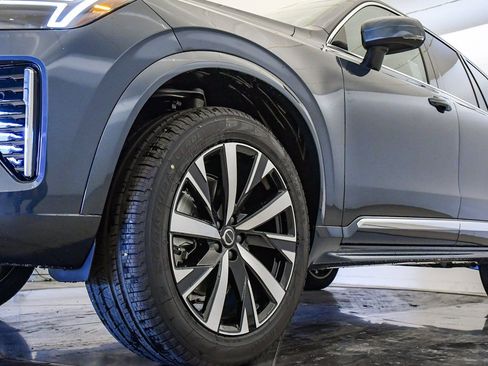 New 2026 Volvo XC90 B5 Core image 10