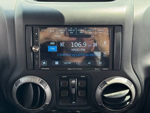 Used 2015 Jeep Wrangler Unlimited Sport w/ Quick Order Package 24S AWD/4WD image 3