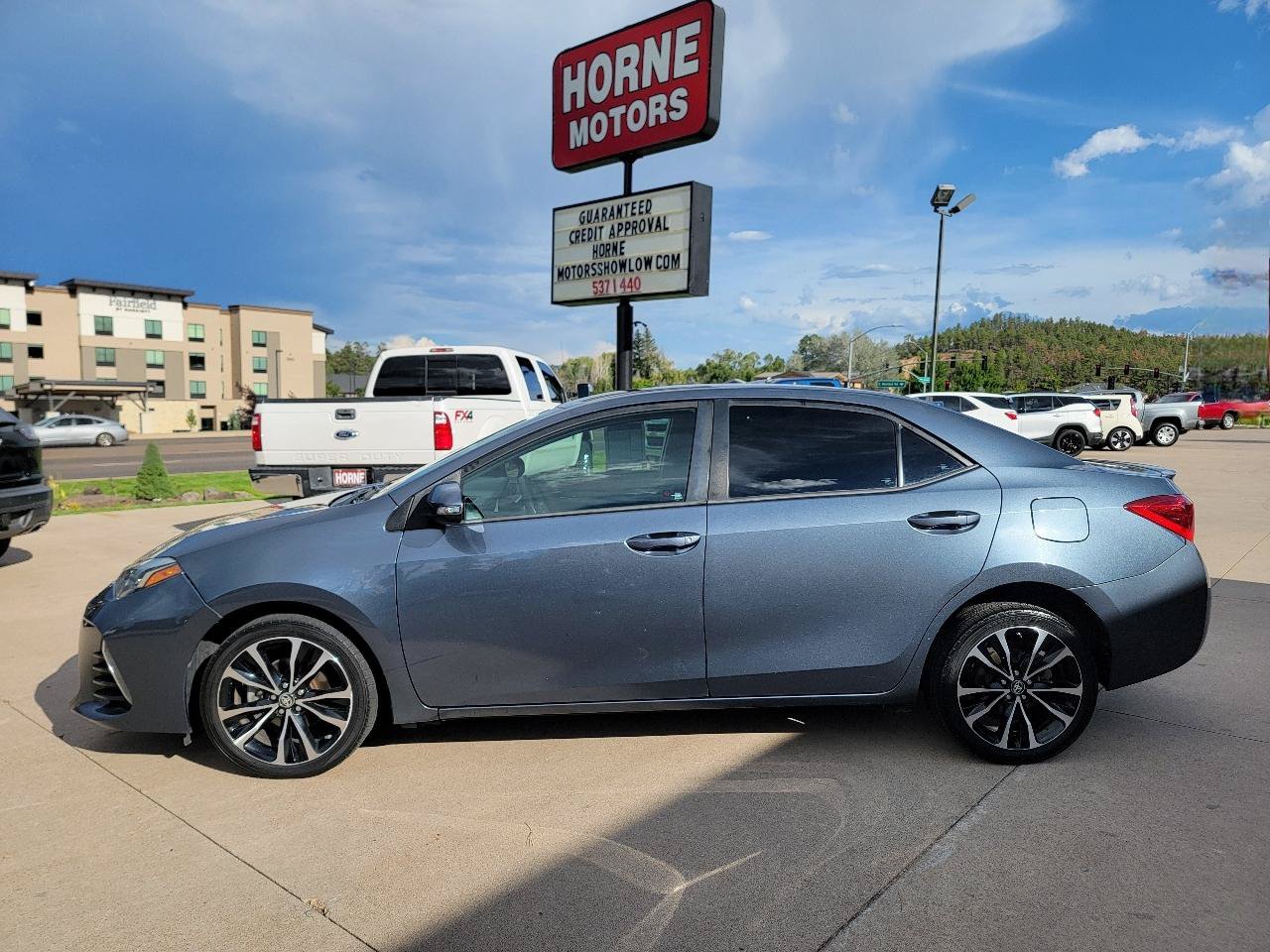 Used 2017 Toyota Corolla SE w/ Carpet Mat Package (TMS) FWD image 9