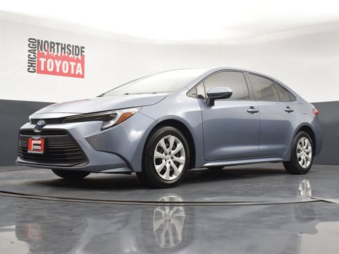 Used 2025 Toyota Corolla LE w/ Convenience Package FWD image 30