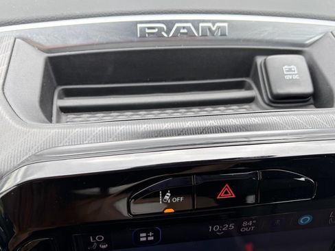 Used 2025 RAM 1500 Big Horn AWD/4WD image 36
