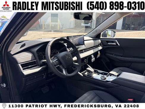 New 2026 Mitsubishi Outlander SE image 4