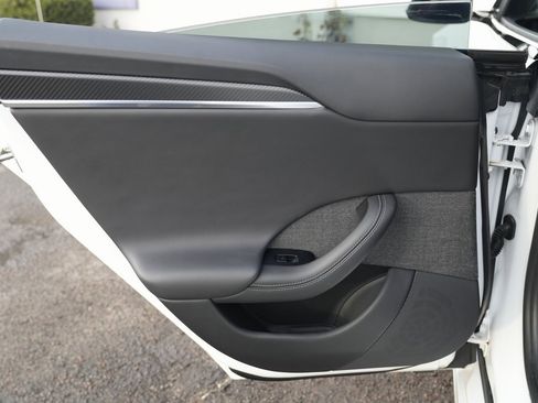 Used 2022 Tesla Model S Plaid image 29