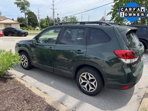 Used 2023 Subaru Forester Premium AWD/4WD image 3