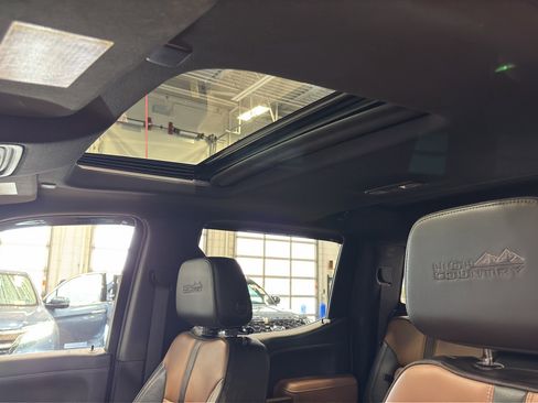 Used 2021 Chevrolet Silverado 1500 High Country w/ Technology Package image 21