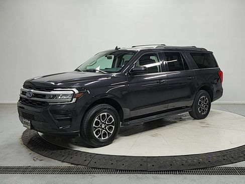 Used 2024 Ford Expedition Max XLT AWD/4WD image 3