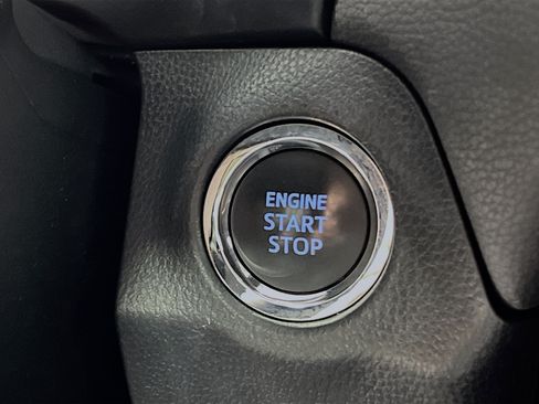 Used 2022 Toyota RAV4 XLE FWD image 23