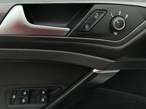 Used 2019 Volkswagen Golf S image 30