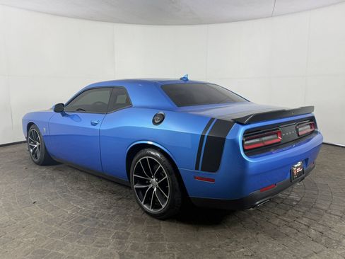 Used 2016 Dodge Challenger R/T Scat Pack w/ Leather Interior Group RWD image 5