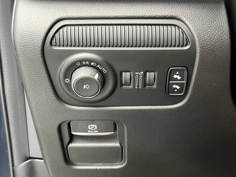 Used 2023 Jeep Wagoneer 4WD w/ Premium Group I image 20