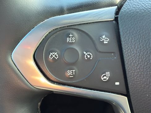 Used 2023 Chevrolet Traverse RS FWD image 27