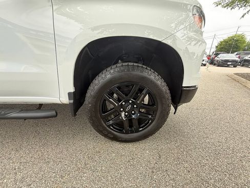 Used 2023 Chevrolet Silverado 1500 Custom Trail Boss w/ LPO, Dark Essentials Package AWD/4WD image 36