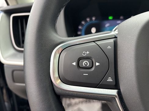 Certified 2023 Volvo XC60 B5 Core w/ Climate Package image 24