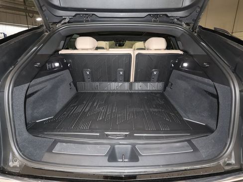 Certified 2025 Cadillac Lyriq Luxury AWD/4WD image 25