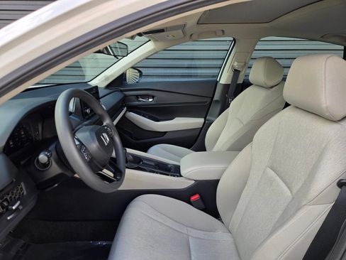 Used 2025 Honda Accord SE image 27