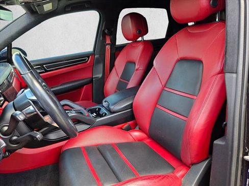 Used 2021 Porsche Cayenne GTS AWD/4WD image 11