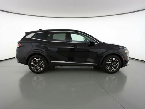 Used 2025 Kia Sportage LX FWD image 11