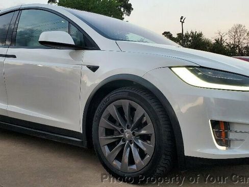Used 2017 Tesla Model X image 11