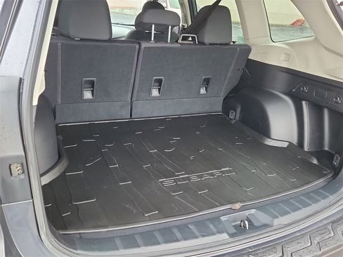 Used 2020 Subaru Forester Premium image 12