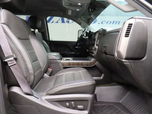 Used 2015 GMC Sierra 2500 Denali w/ Duramax Plus Package AWD/4WD image 27