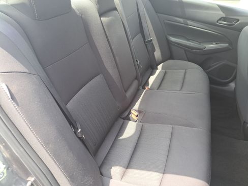 Used 2025 Nissan Altima 2.5 SV FWD image 12