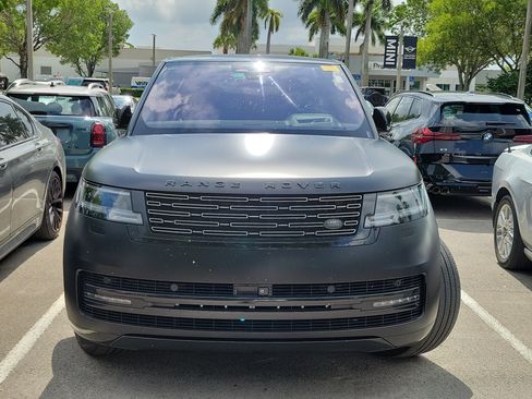 Used 2023 Land Rover Range Rover SE AWD/4WD image 2