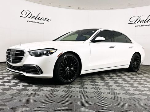 Used 2021 Mercedes-Benz S 580 4MATIC Sedan image 3