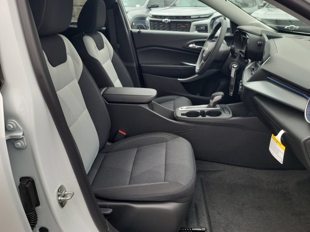 New 2026 Chevrolet Trax LS w/ LS Convenience Package FWD image 15