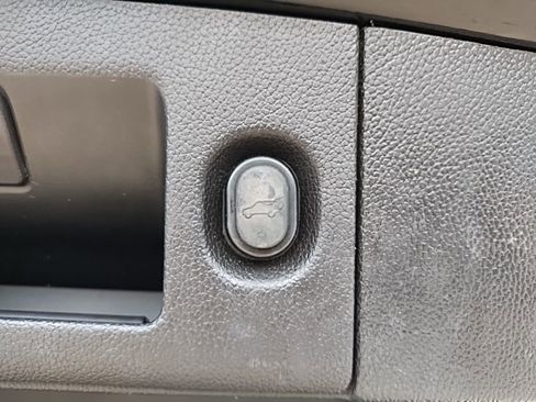 Used 2018 Cadillac Escalade ESV Premium Luxury AWD/4WD image 61