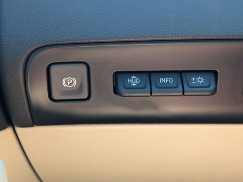 Used 2023 Buick Enclave Premium w/ Experience Buick Package image 29